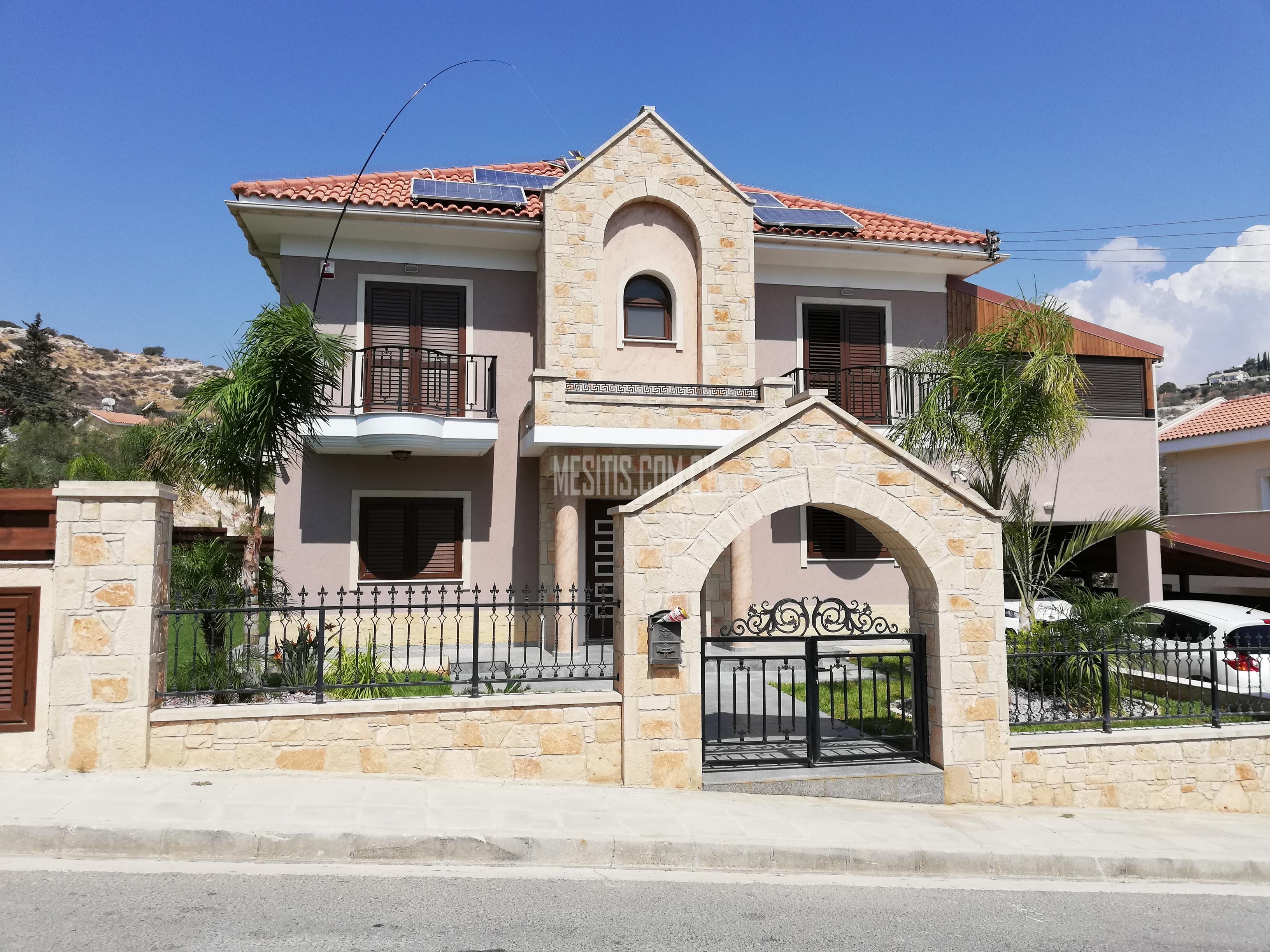 Detached House With Private Pool And Big Yard  For Sale Just Metres Away From Four Season Hotel #3115-1