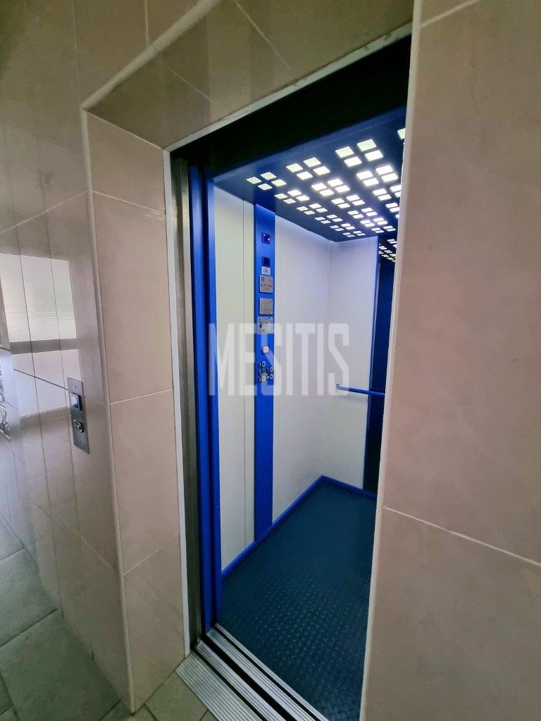 Modern 1 bedroom Apartment for sale in Latsia.
In a cul-de-sac, furnished and electrical appliances. With 2 covered parking spaces. #39156-13