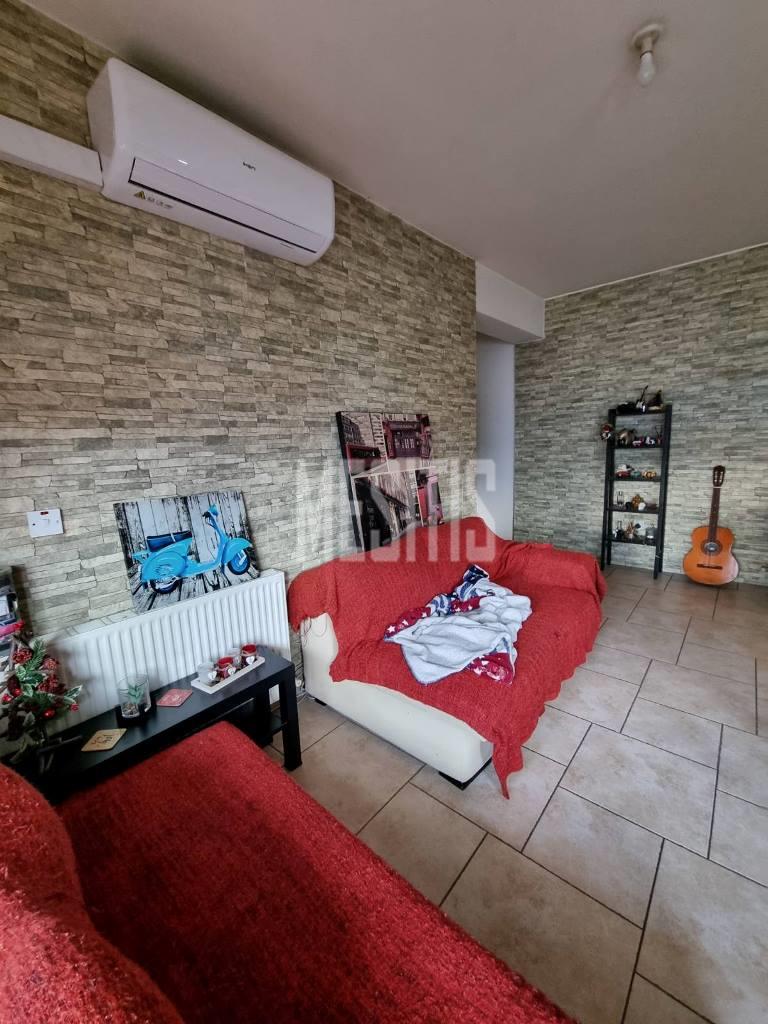 Modern 1 bedroom Apartment for sale in Latsia.
In a cul-de-sac, furnished and electrical appliances. With 2 covered parking spaces. #39156-1