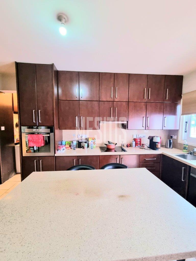 Modern 1 bedroom Apartment for sale in Latsia.
In a cul-de-sac, furnished and electrical appliances. With 2 covered parking spaces. #39156-9