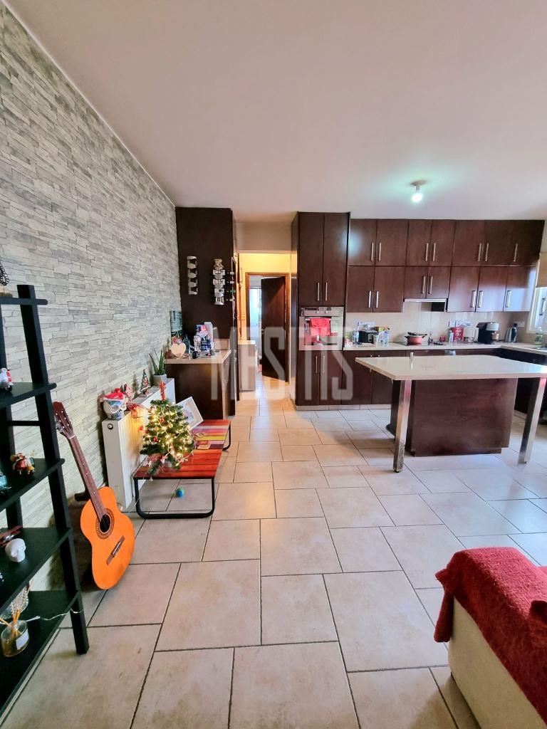 Modern 1 bedroom Apartment for sale in Latsia.
In a cul-de-sac, furnished and electrical appliances. With 2 covered parking spaces. #39156-0