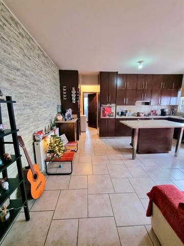Modern 1 bedroom Apartment for sale in Latsia.
In a cul-de-sac, furnished and electrical appliances. With 2 covered parking spaces.